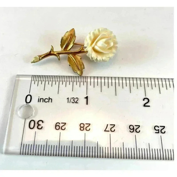 VTG Beige Flower Gold Tone Metal Brooch Pin Plastic Rose - Picture 4 of 10